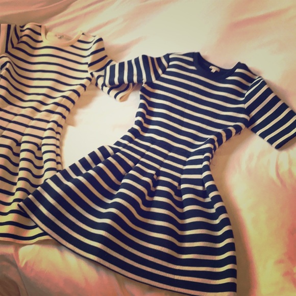 Striped scuba fit n flare dress size 4 (navy blue) - Picture 2 of 7